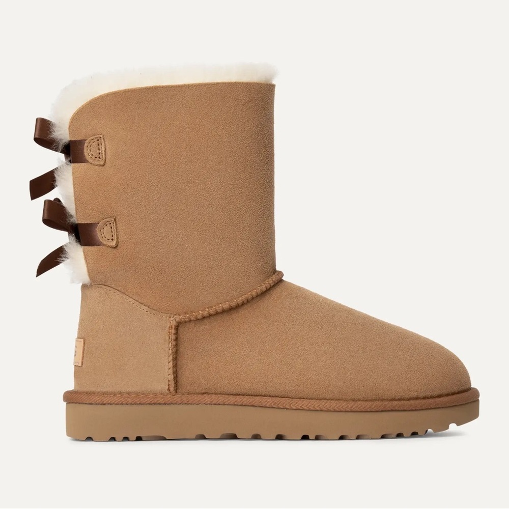 Women’s UGG Bailey Bow Boot size 7